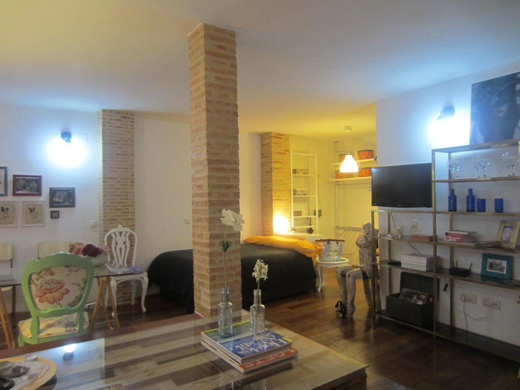 Living Valencia Studio Serranos Apartment Room photo